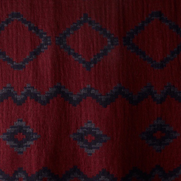 Aritzia Diamond Mosaic Reversible Blanket Scarf - Picture 3 of 4